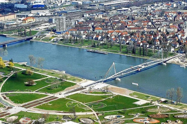 Garten der zwei Ufer